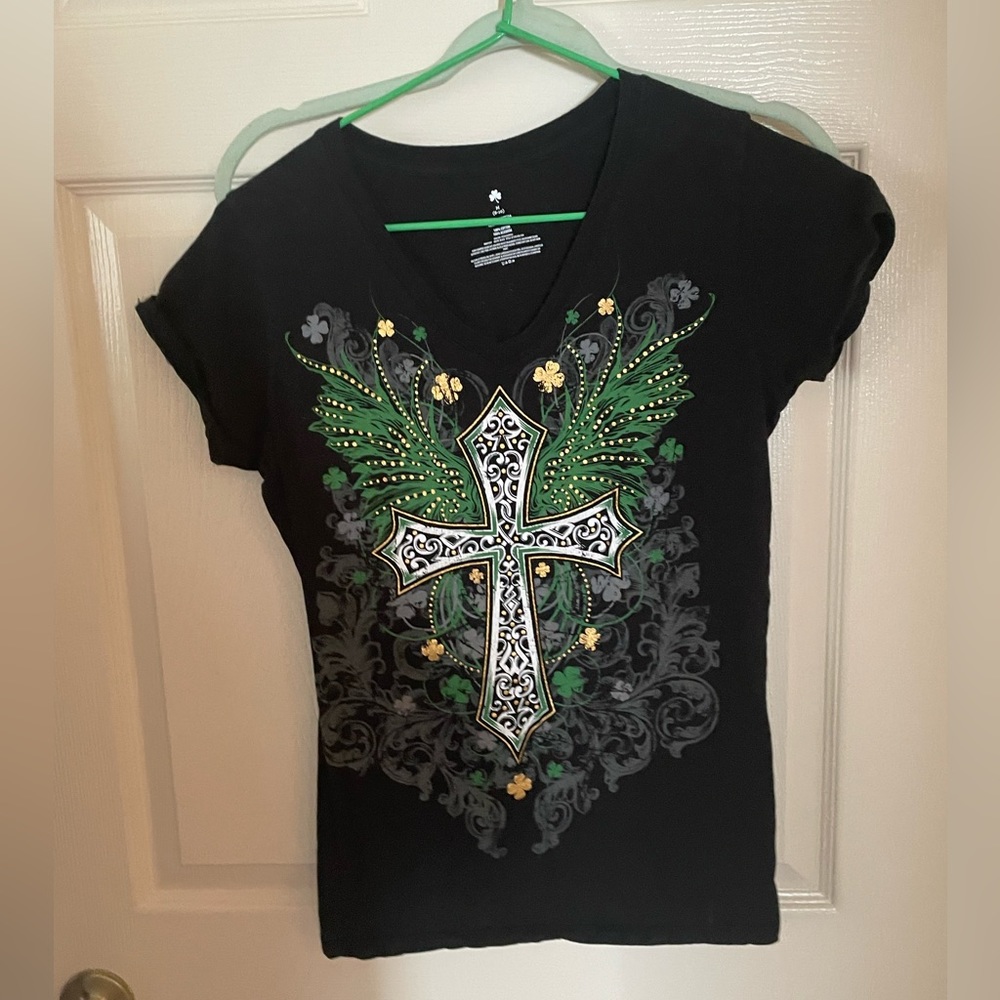 Graphic tee shirt